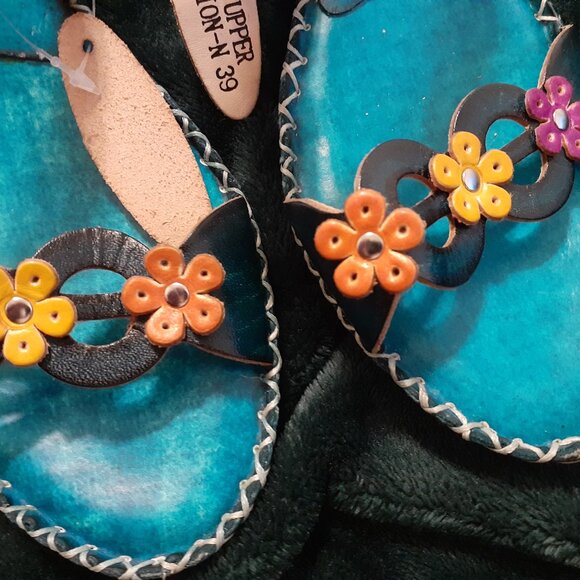 SPRING STEP LEATHER FLOWER LOW HEELS NEW WITH TAGS BEAUTIFUL BEAUTIFUL - Picture 3 of 16